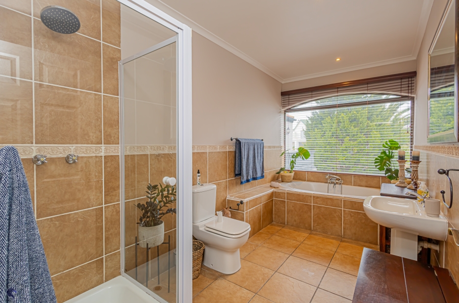 4 Bedroom Property for Sale in Myburgh Park Western Cape